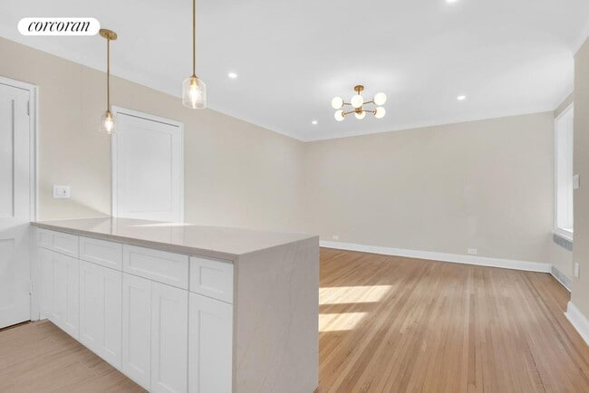 Building Photo - 76-15 35th Ave