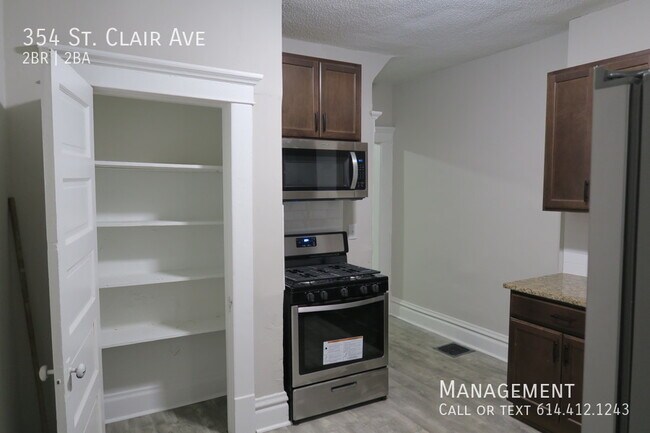 Foto del edificio - Newly renovated 2BR townhome on St. Clair ...