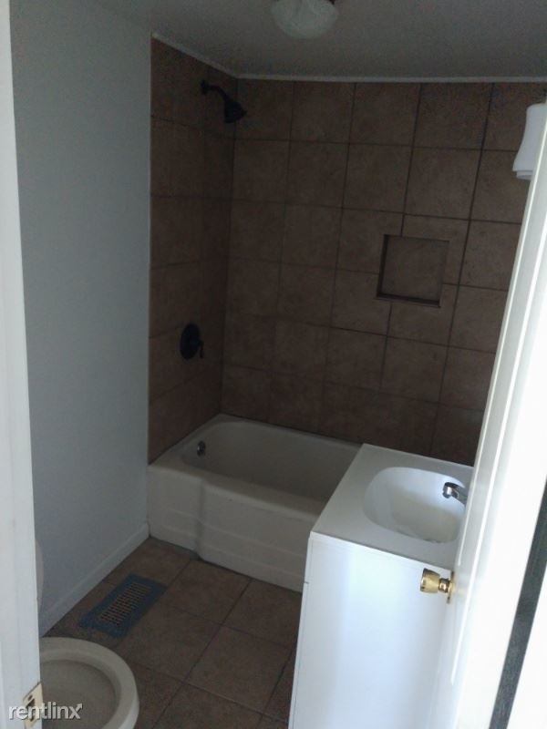 Foto del edificio - 3 br, 2 bath House - 114 East Maine Avenue