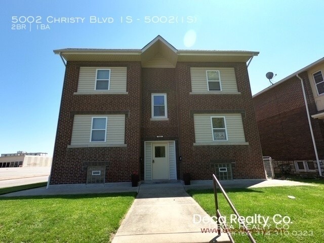 2 Bedroom Apartment in Bevo Mill - 2  Bedroom Apartment in Bevo Mill