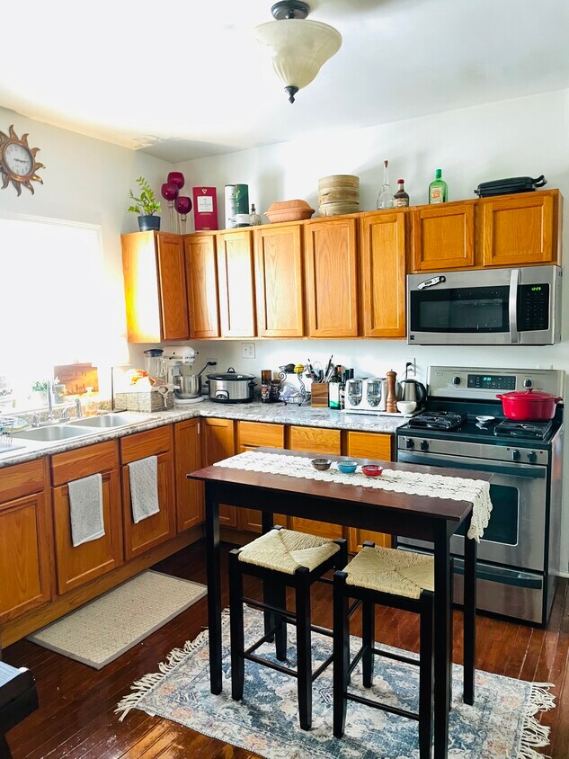 Foto principal - 2724 W Chicago Ave