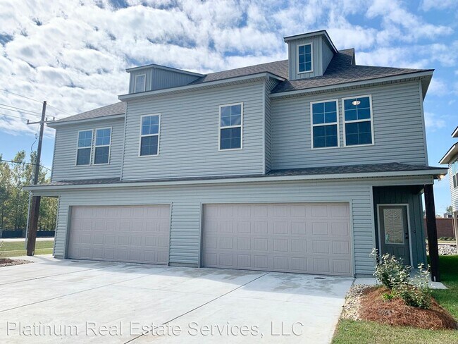 Building Photo - 3 br, 2.5 bath House - 5642 Cottage Lake Dr.