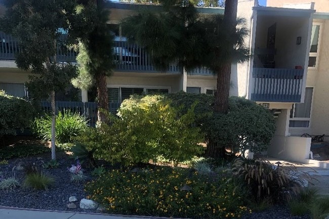 2nd Floor Unit - 631 S Prospect Ave