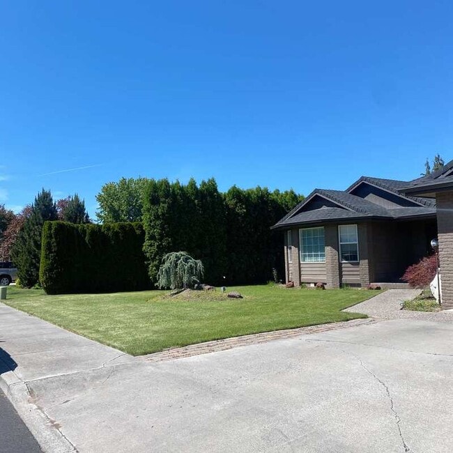 Building Photo - 2235 NW 15th St