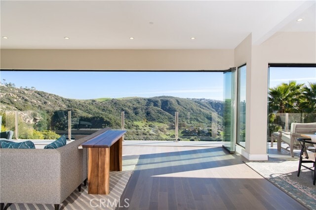 Building Photo - 2305 Temple Hills Dr