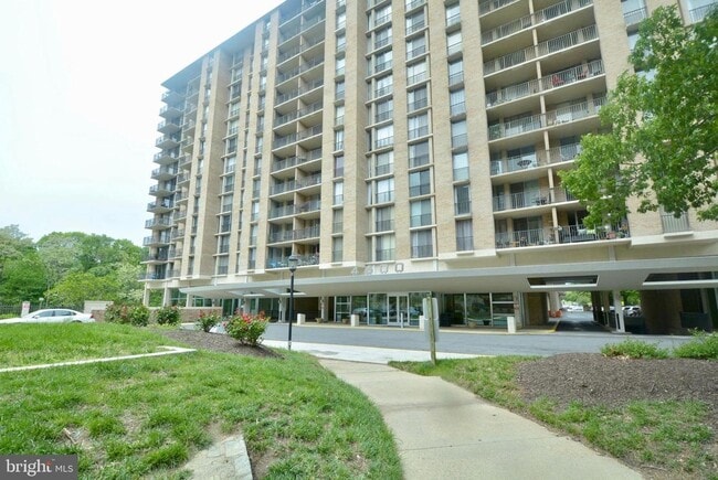 Building Photo - Bright 1BR 1B Condo | All Utilities Included | Arlington