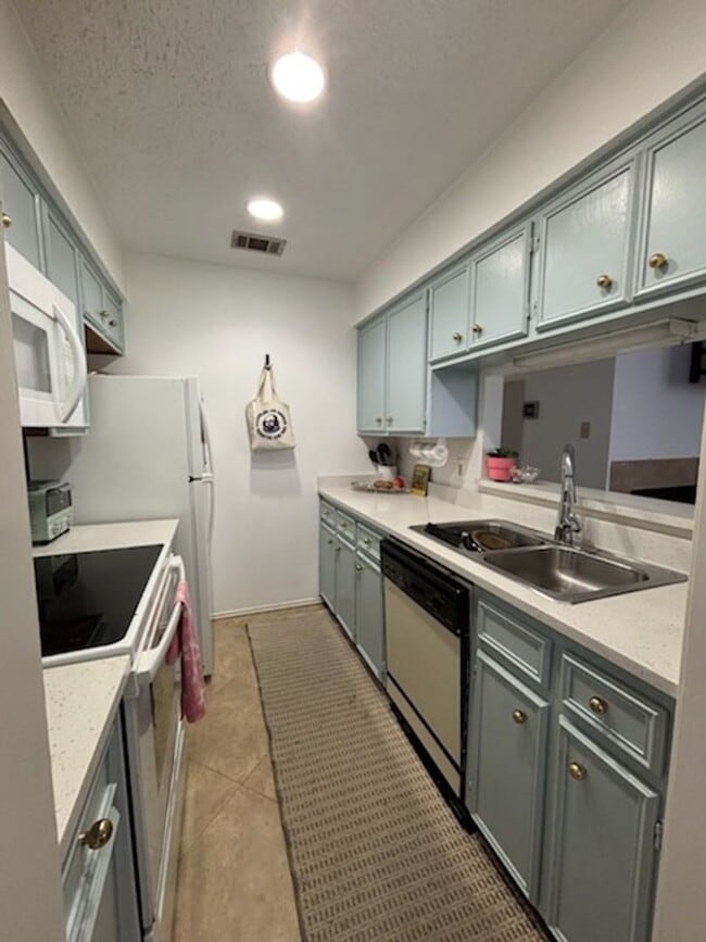 Foto del edificio - 2706 Salado St