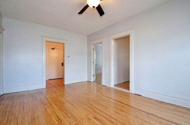 Foto del edificio - Spacious 3-Bedroom Lower-Level Unit Available Now in West St. Paul!