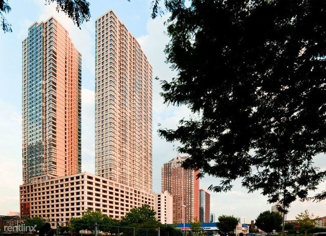 Building Photo - 2 br, 1 bath Apartment - 485 Washington Blvd