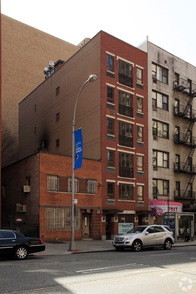 Foto principal - 1400 York Ave