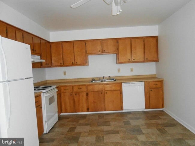 Building Photo - 47985 Leachburg Rd