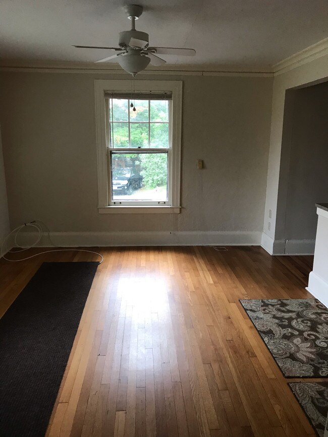 Foto del edificio - 5115 E Lake Rd
