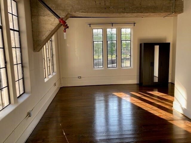 Building Photo - 4411 Dallas St