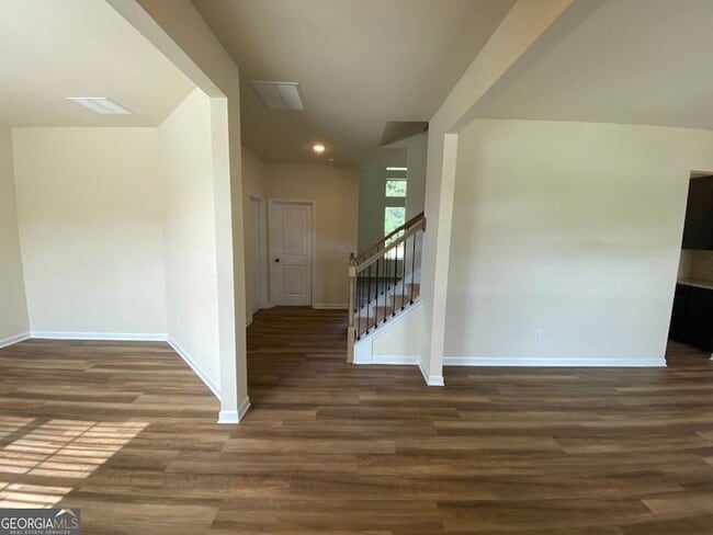 Photo - 5595 Mirror Lake Dr House