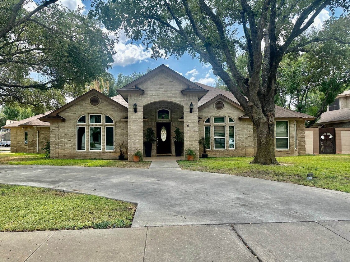 611 St James Dr Laredo, TX 78041 Alquileres en Laredo, TX