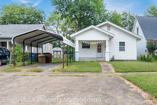 Building Photo - 3 br, 2 bath House - 428 E 4th Street