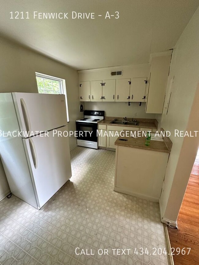 Building Photo - MOVE IN SPECIAL! 1/2 OFF YOUR FIRST FULL M...