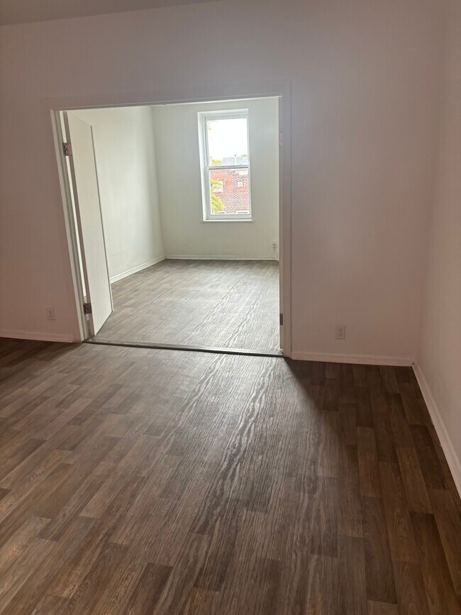 Building Photo - 3610 Ditmars Blvd