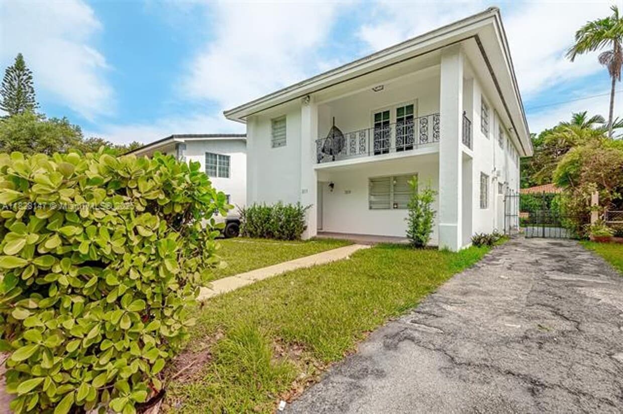 Photo - 309 S Bird Rd #0 CORAL GABLES, FL 33146