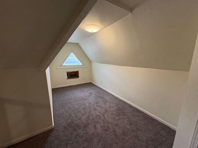 Foto del edificio - 1065 College St