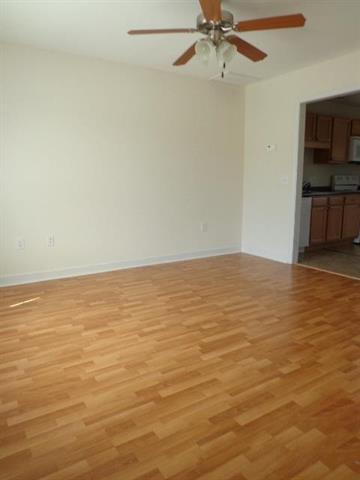 Building Photo - Adorable 2 Bedroom, 2 Bath Townhome-643 Fo...