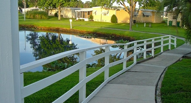 Foto del edificio - Haselton Village