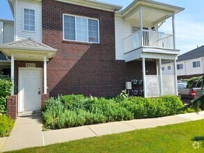 Building Photo - 5812 Acorn Ln