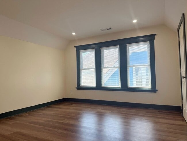 Building Photo - 130 Hubinger St