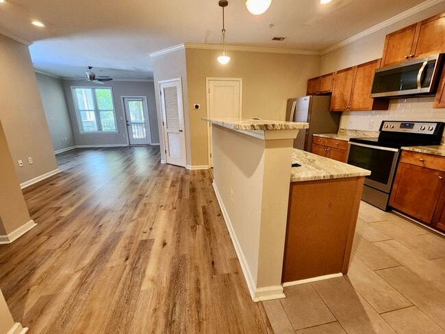 Building Photo - Two bedroom condo at 254 Seven Farms - Dan...