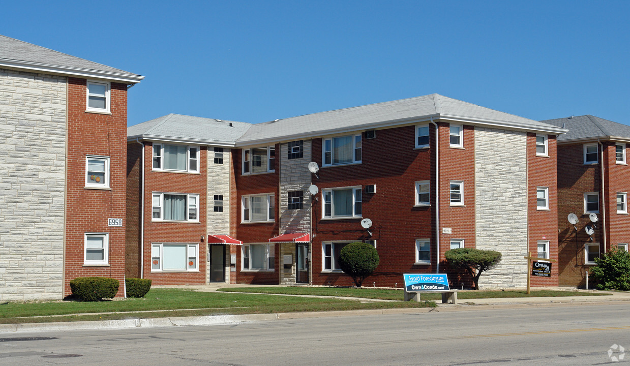 Primary Photo - 6952 W 65th St