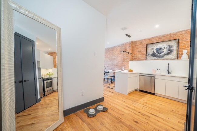 Building Photo - 568 Communipaw Ave