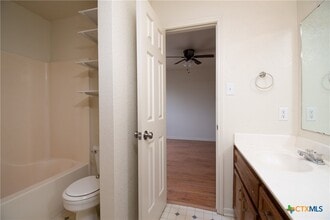 Building Photo - 405 Deloris Dr