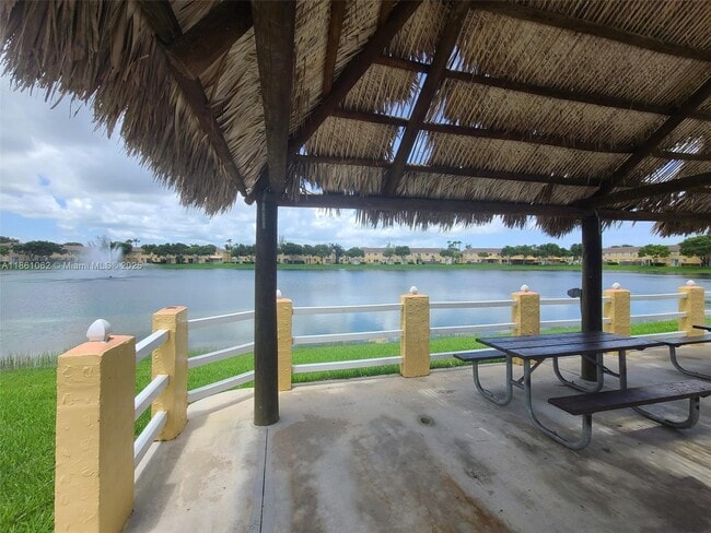 Building Photo - 2460 SE 16th Terrace