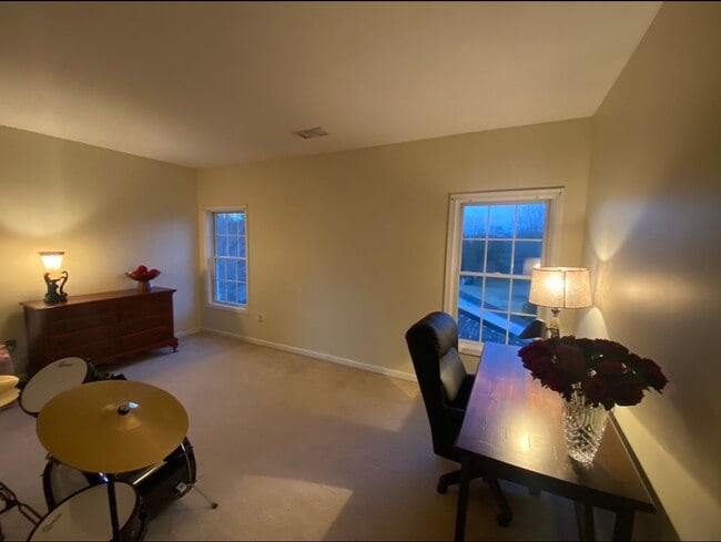 Foto del edificio - 204 Bohemia Mill Pond Dr