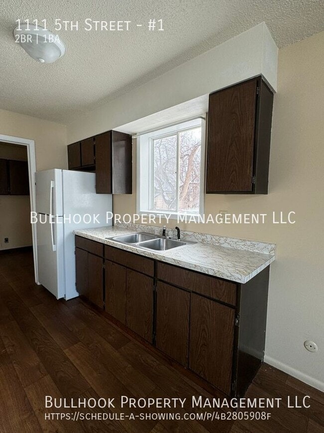 Building Photo - 2 bedroom 1 bath apartment