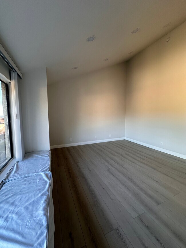 Techos abovedados - 4300 Via Marisol