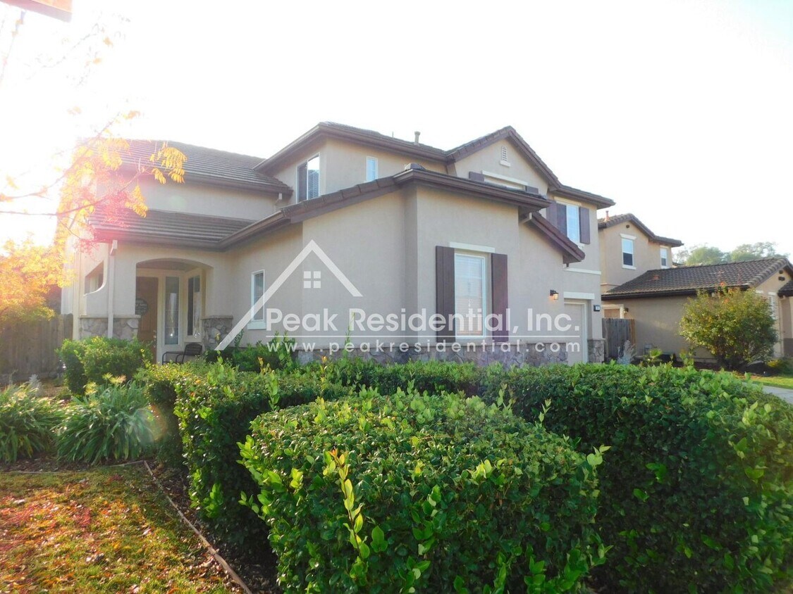 Building Photo - 5 br, 3 bath House - 301 Charnwood Court
