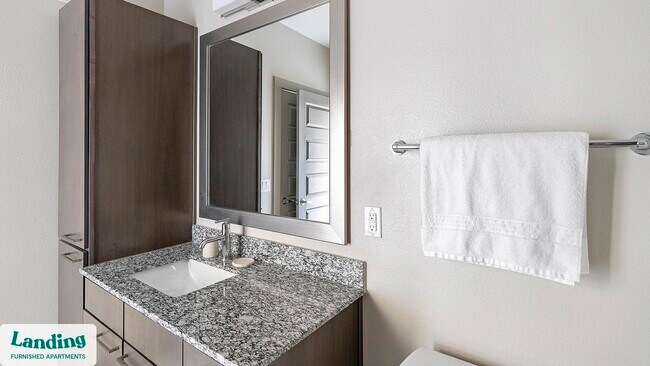 Foto del edificio - 6107 E Riverside Dr