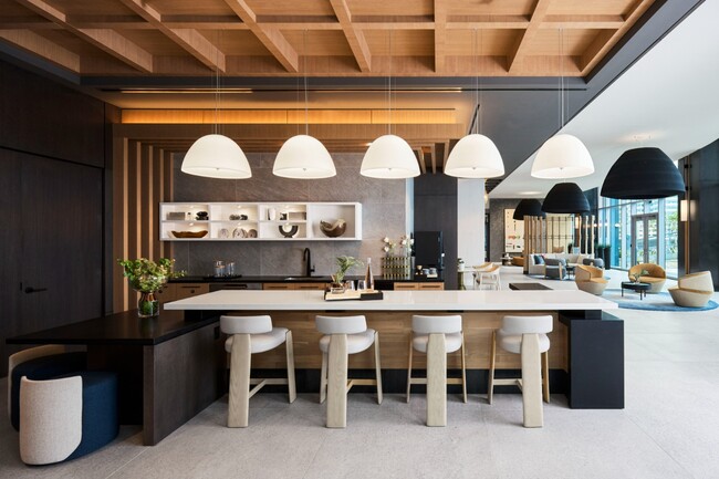 Building Photo - Skymark