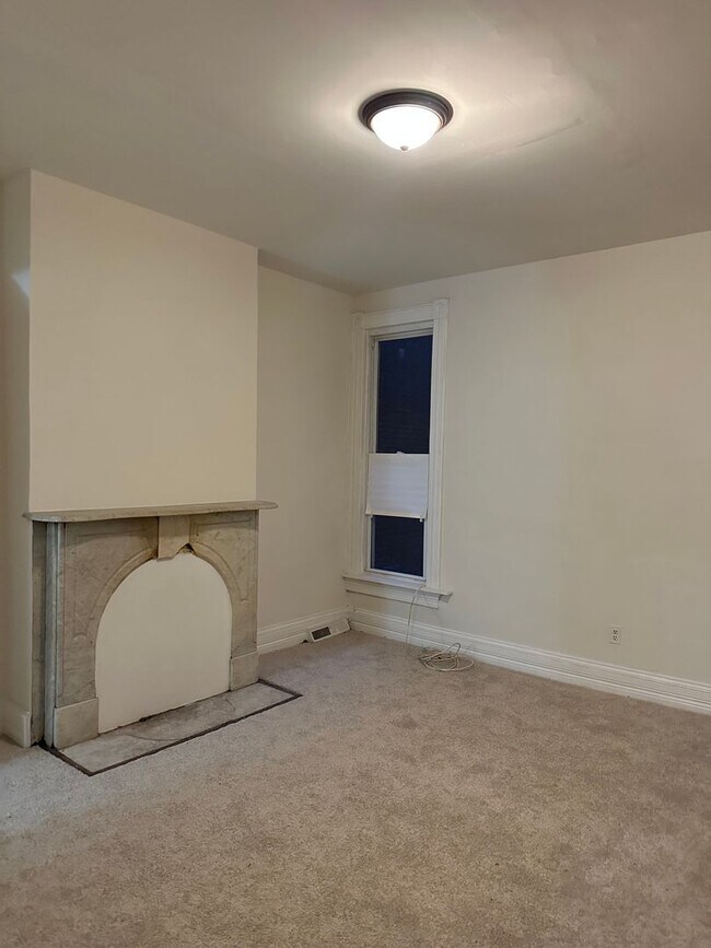Foto del edificio - Spacious Rooms! W/D! Newly Renovated! Avai...