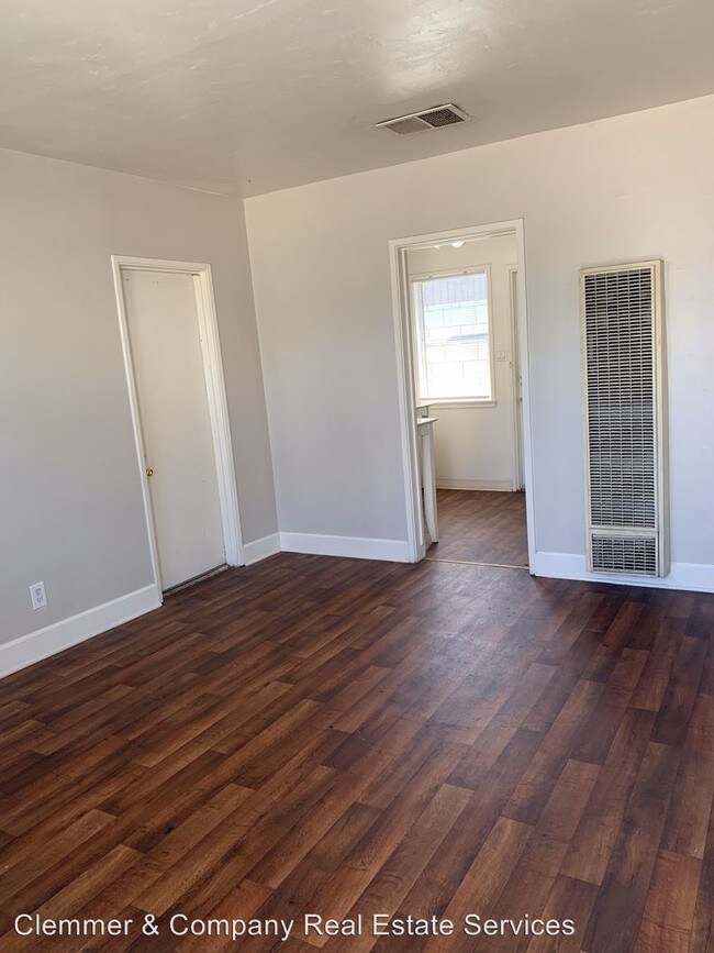 Building Photo - 1 br, 1 bath Apartment - 2226 G Street
