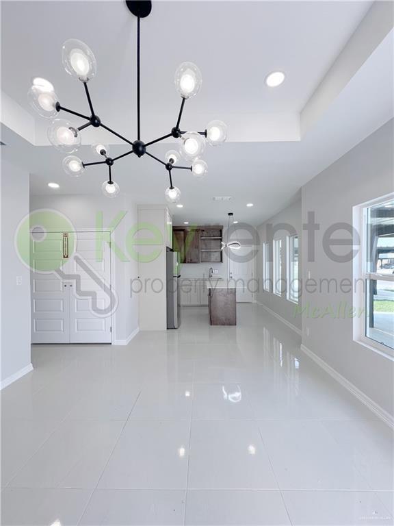 Building Photo - 3000 S Links Dr