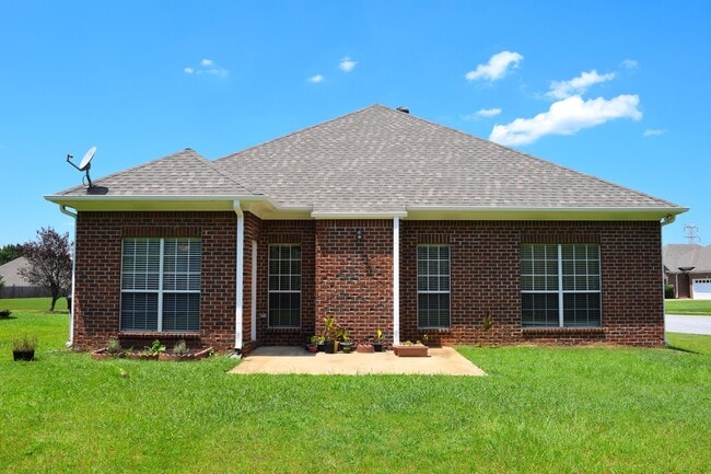 Building Photo - 436 Daventry Cir