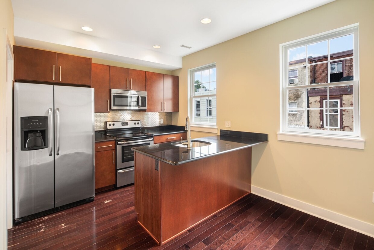 Photo - 2608 Webster Street