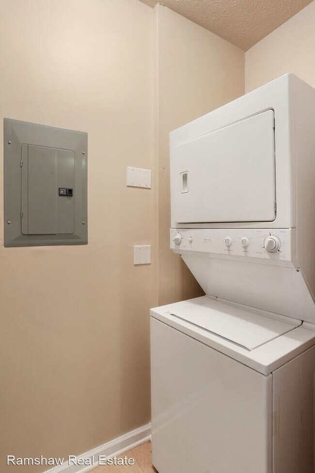 Capstone Quarters Apartments 1901 N Lincoln Ave Urbana, IL