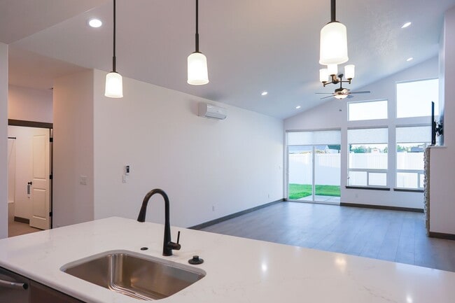 Building Photo - Brand New 2 Bedroom 2 Bath in Coeur d'Alene