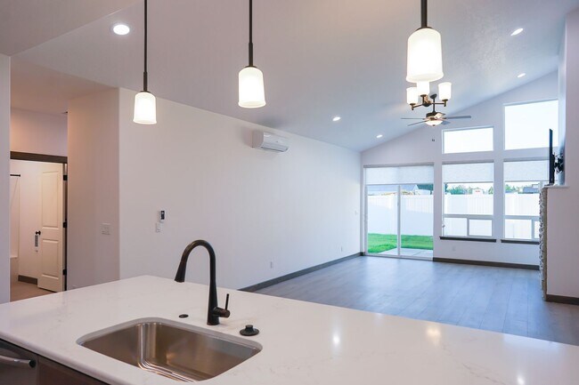 Foto del edificio - Brand New 2 Bedroom 2 Bath in Coeur d'Alene