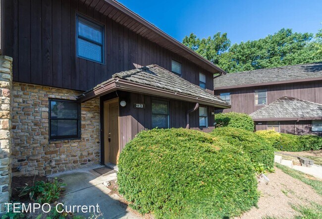Building Photo - 2313 E Winding Brook Ct