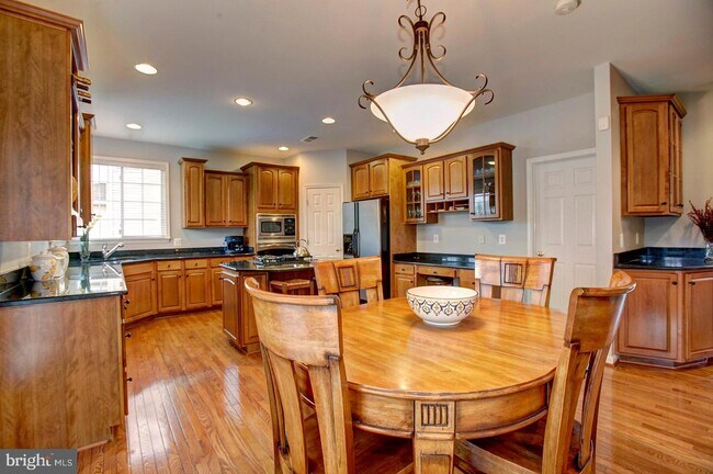 Building Photo - 44153 Navajo Dr