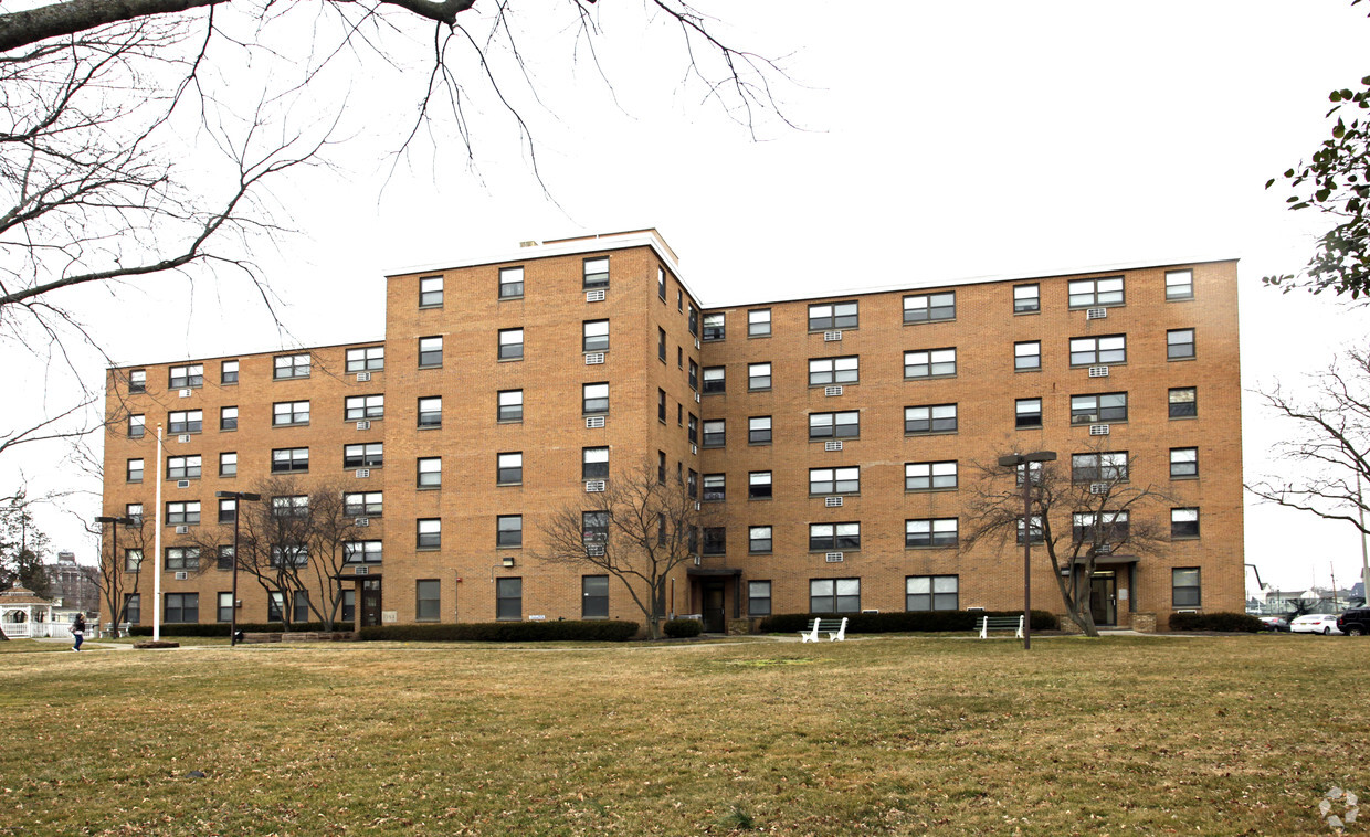 Primary Photo - Chester Arthur Apartments